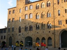 Toscane 2005 - Volterra: la piazza dei Priori